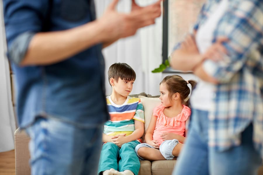 Medidas urgentes en relación con menores